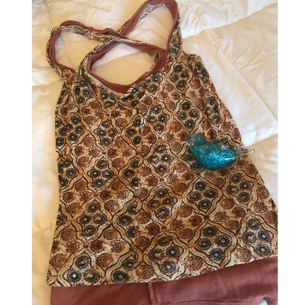 Cross strap flower tank reversible!!